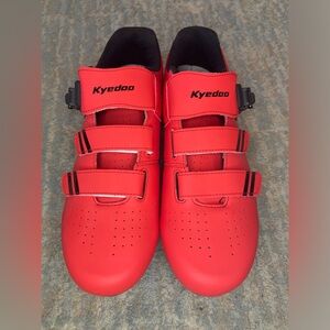 Kyedoo Cycling Shoes Red Black size 46 women's 13  men's 11 Pelaton Compatible